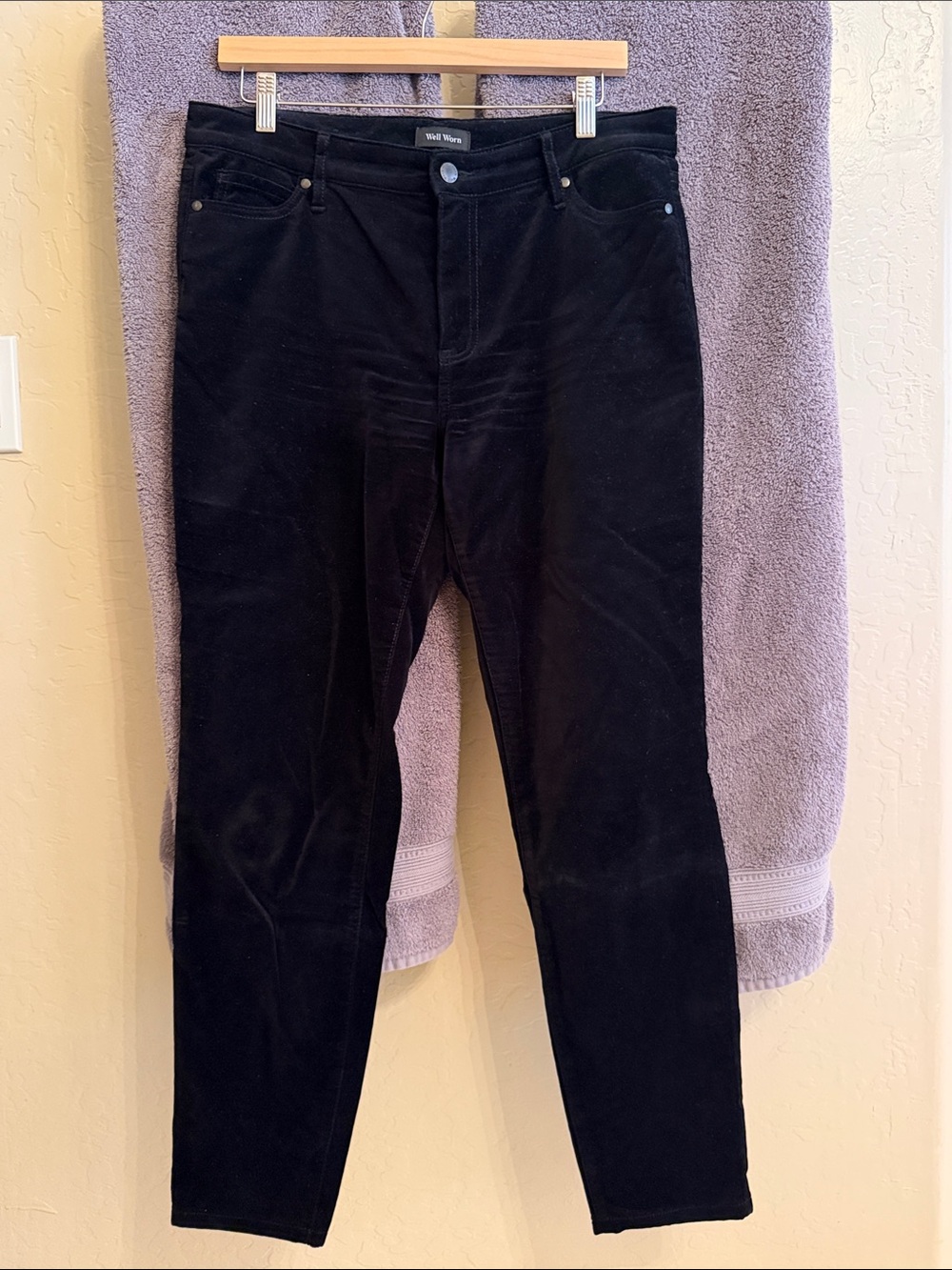 Well Worn Black Skinny Jeans - Classic Five-Pocket